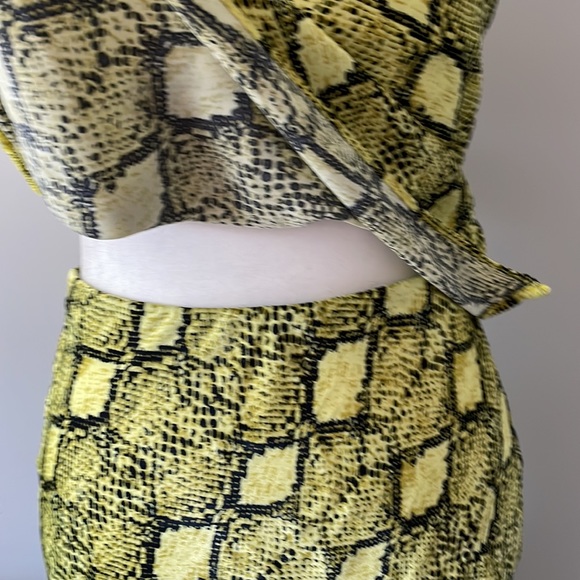 Socialite Snakeskin Yellow and Place Two Piece Set Skirt and Camisole - Picture 7 of 11